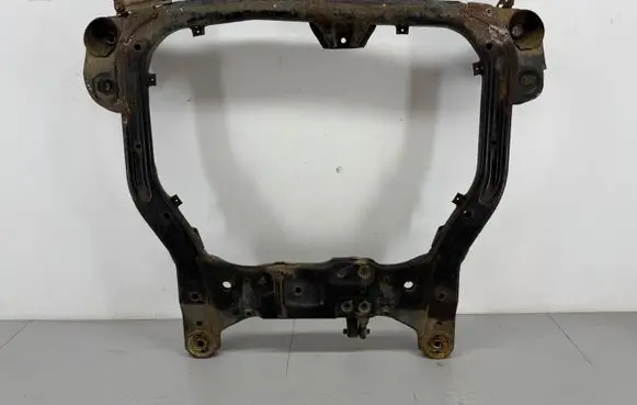 Hyundai i30 Front subframe 624052L020