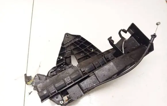 Ford Focus Front door lock 240000008