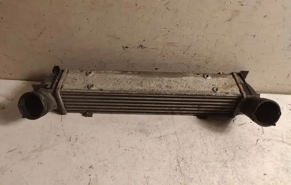BMW 1 E81 E87 Intercooler radiator 3093796