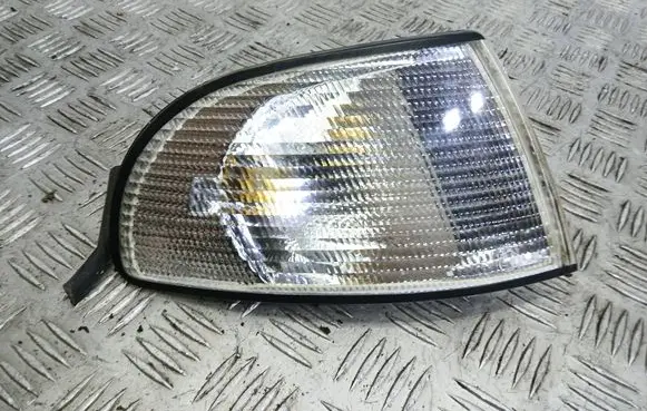 Audi A4 S4 B5 8D Front indicator light 