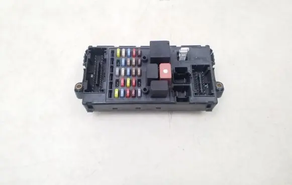 Iveco Daily 4th gen Fuse module 69500009