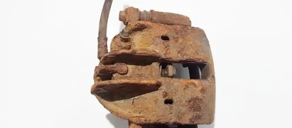 Mitsubishi Carisma Front brake caliper