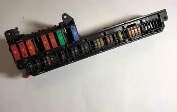 BMW 5 E60 E61 Fuse module 6957330 61146957330 6114695733002