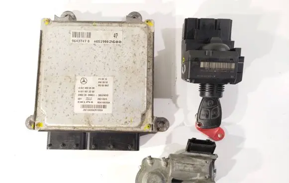 Mercedes-Benz Sprinter W906 Engine ECU kit and lock set A6519002600 A6519012200 A9065456408