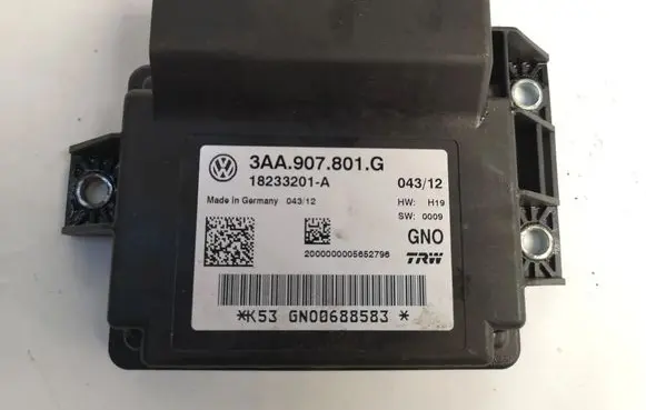 Volkswagen PASSAT B7 Rear brake EMF control unit/module 3AA907801G