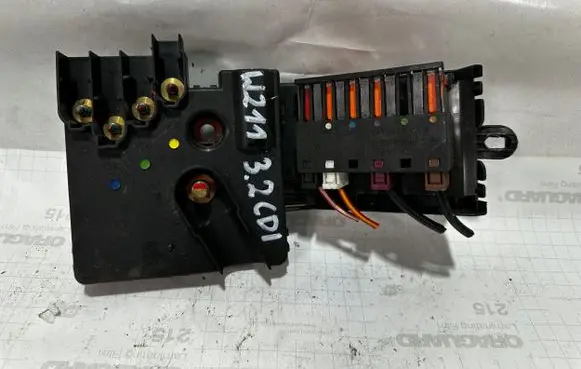 Mercedes-Benz E W211 Fuse module A2115461141