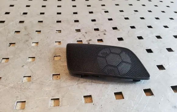 Side speaker trim/cover