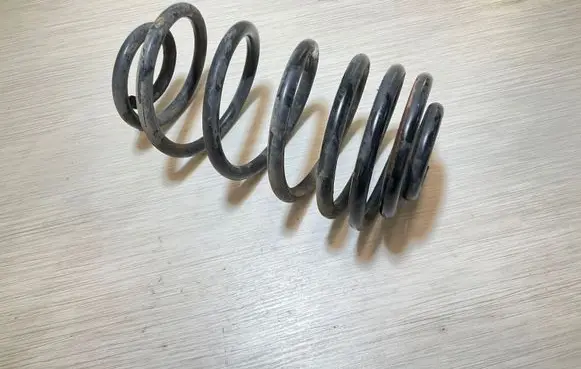 Mercedes-Benz Vito Viano W447 Rear coil spring