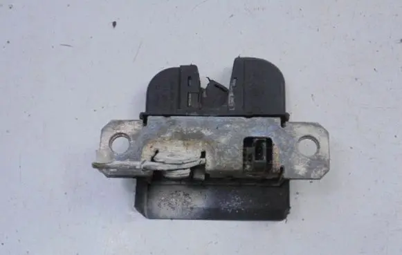 Volkswagen Polo IV 9N3 Tailgate/trunk/boot lock/catch/latch 6Q6827505B