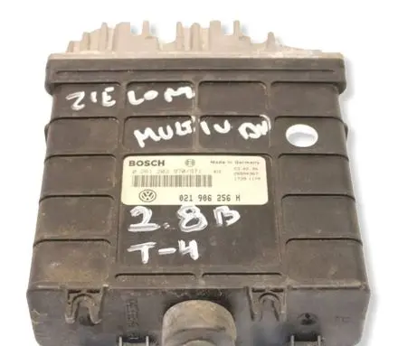 Volkswagen Transporter - Caravelle T4 Engine control unit/module 0261203970 26SA4367 021906256H