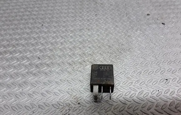 Audi A4 S4 B5 8D Other relay 8Z0951253