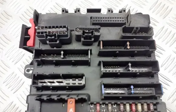 Opel Vectra C BSM Control unit 13205777