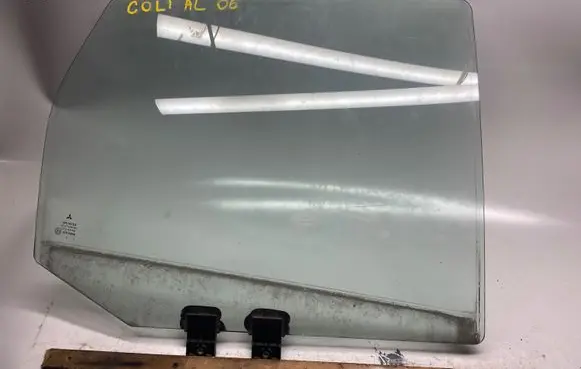 Mitsubishi Colt Rear door window glass 43R00048 DOT24AS2M68