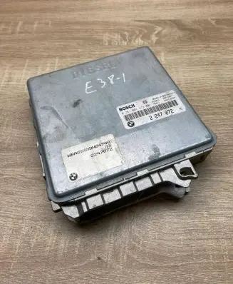 BMW 7 E38 Engine control unit/module ECU 2247072 0281001373