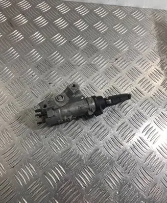 Volkswagen PASSAT B5.5 Ignition lock 4B0905851G
