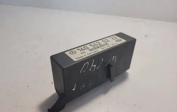 Mercedes-Benz S W126 Day light relay 1405420232 5KG00648502