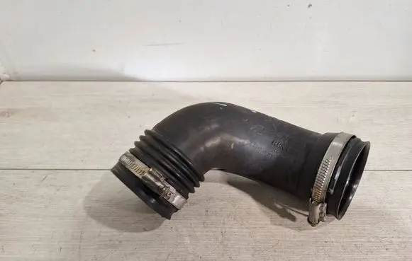 Renault Megane II Turbo air intake inlet pipe/hose 8200201614