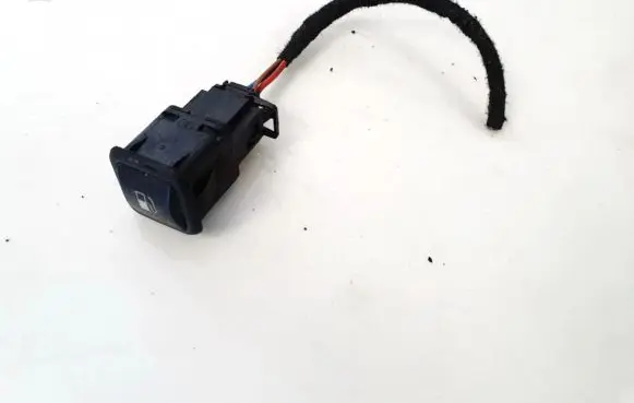 Volkswagen Golf IV Fuel tank opening switch 3b0959833a