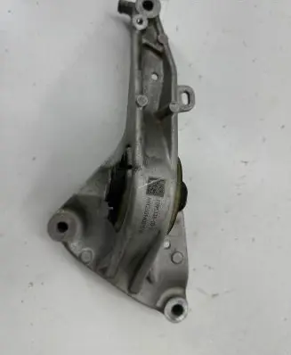 Tesla Model Y Engine mounting bracket 109075450B 109075400B 109533800D