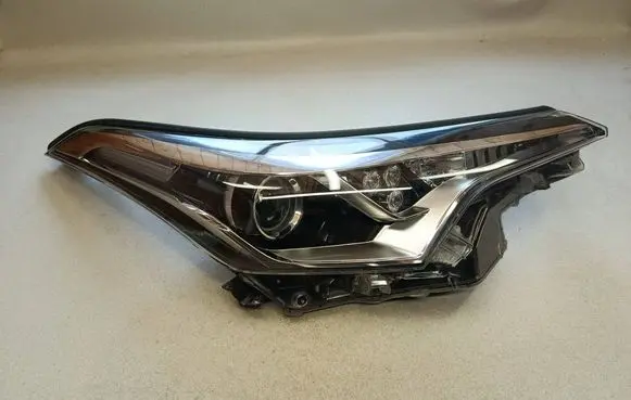 Toyota C-HR I Headlight/headlamp 81110F4031