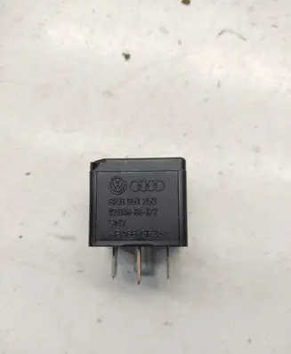 Audi A5 8T 8F Coolant fan relay 8K0951253