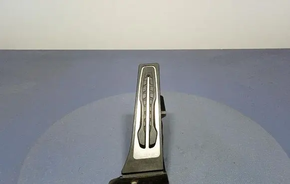 Accelerator throttle pedal