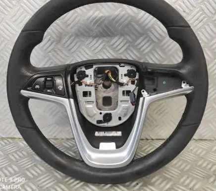 Opel Zafira C Steering wheel 13351028 307178399P10 0060005014