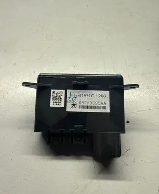 Dodge Durango USB socket connector 68289895AA