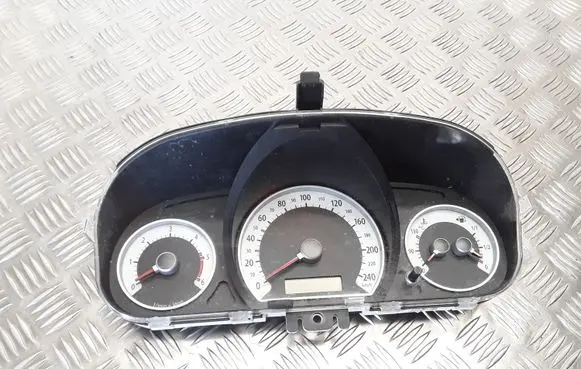 KIA Ceed Speedometer (instrument cluster) 940031H131 8D05140