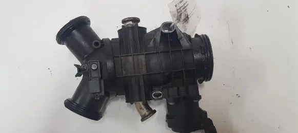 Peugeot 607 Throttle valve U611A