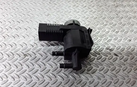 Skoda Octavia Mk1 (1U) Turbo solenoid valve 1K0906283A