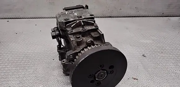 Audi A6 S6 C5 4B Fuel injection high pressure pump 0470506037 059130106M