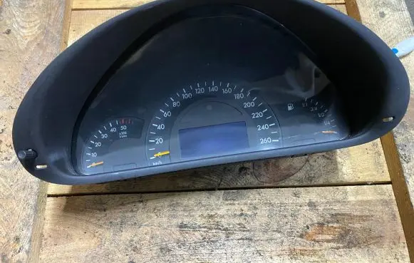 Mercedes-Benz C W203 Speedometer (instrument cluster) A2035401347 110080183