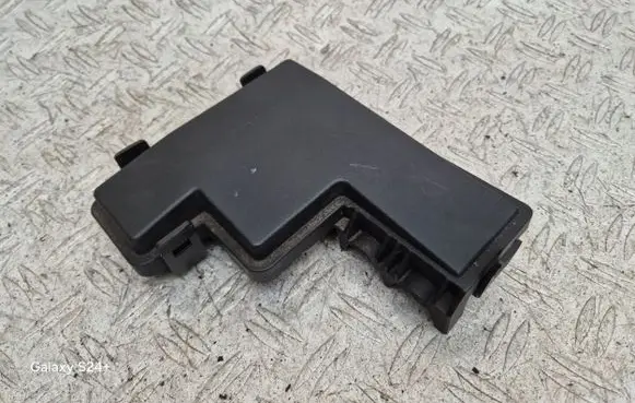 Nissan Qashqai Fuse box cover 243824BA2A