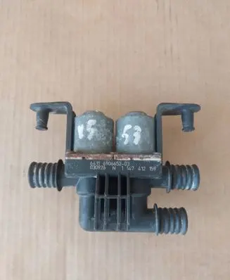 BMW 7 E38 Coolant heater control valve 6906652 030926 1147412159