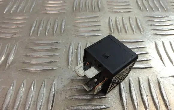 BMW 5 F10 F11 Other relay 6901469