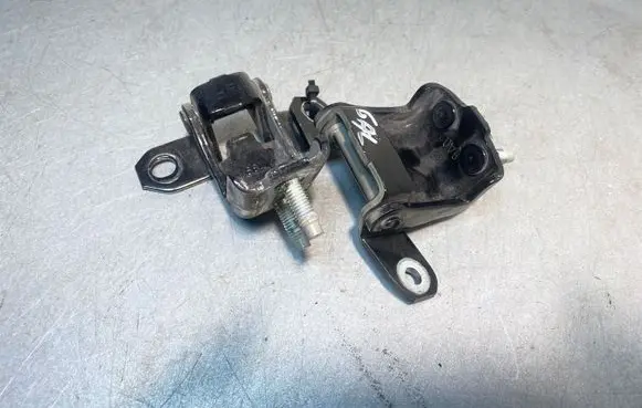 Suzuki Vitara (LY) Rear door hinge set 9A09