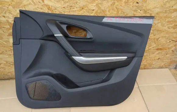 Renault Kadjar Front door card panel trim
