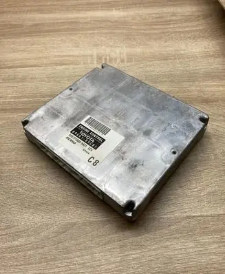 Toyota Avensis T250 Engine control unit/module ECU 8966105C81 MB1758009421