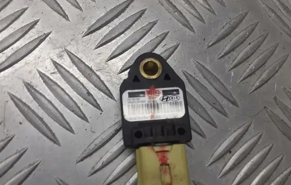 KIA Ceed Airbag deployment crash/impact sensor 95920-2H000