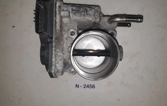 Toyota Verso Throttle valve 261000R010