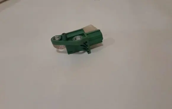 Volkswagen PASSAT B6 Airbag deployment crash/impact sensor 331324