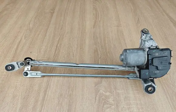 Audi Q3 F3 Front wiper linkage and motor 83B955119 83B955023A