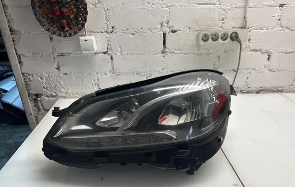 Mercedes-Benz E W212 Headlight/headlamp A2128204739 1LX1843 1LX01106677