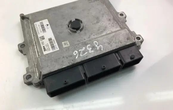 Dacia Sandero Engine control unit/module ECU 237107175R 237105499R