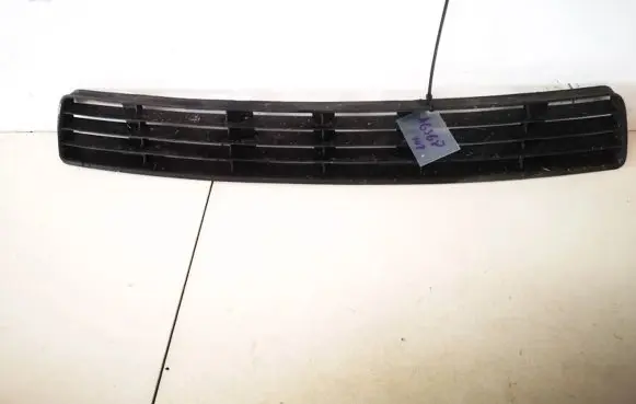 Audi A4 S4 B5 8D Front bumper lower grill 8d0807683