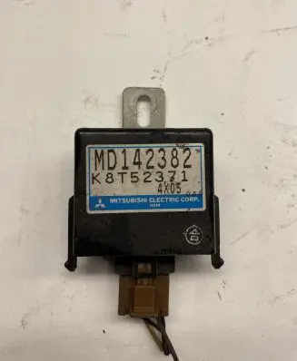 Mitsubishi Pajero Other relay MD142382