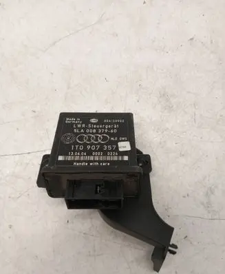 Volkswagen Touran I Light module LCM 1T0907357 00020224 5LA00837960