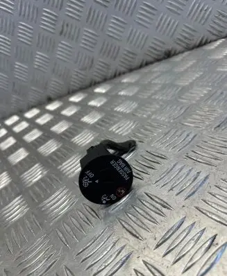 Passenger airbag on/off switch