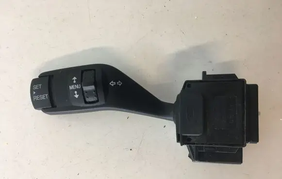 Ford Focus Indicator stalk 17D940